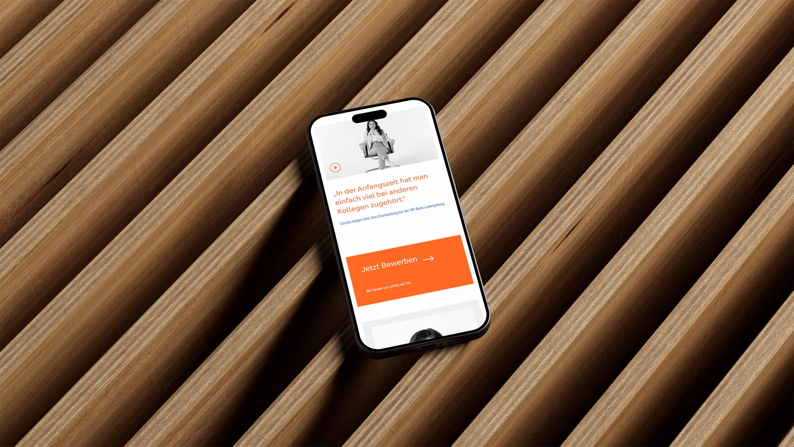 Leon_Accurso_Case_VRLB_HR_Campaign_Mobile_Mockup Leon_Accurso_Case_VRLB_HR_Campaign_Mobile_Mockup